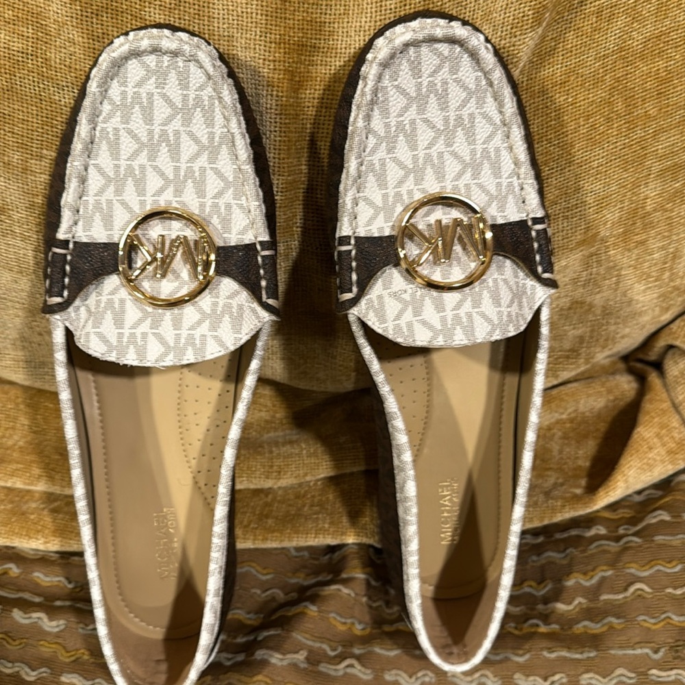 Michael Kors. Size 9.5. Brown/White